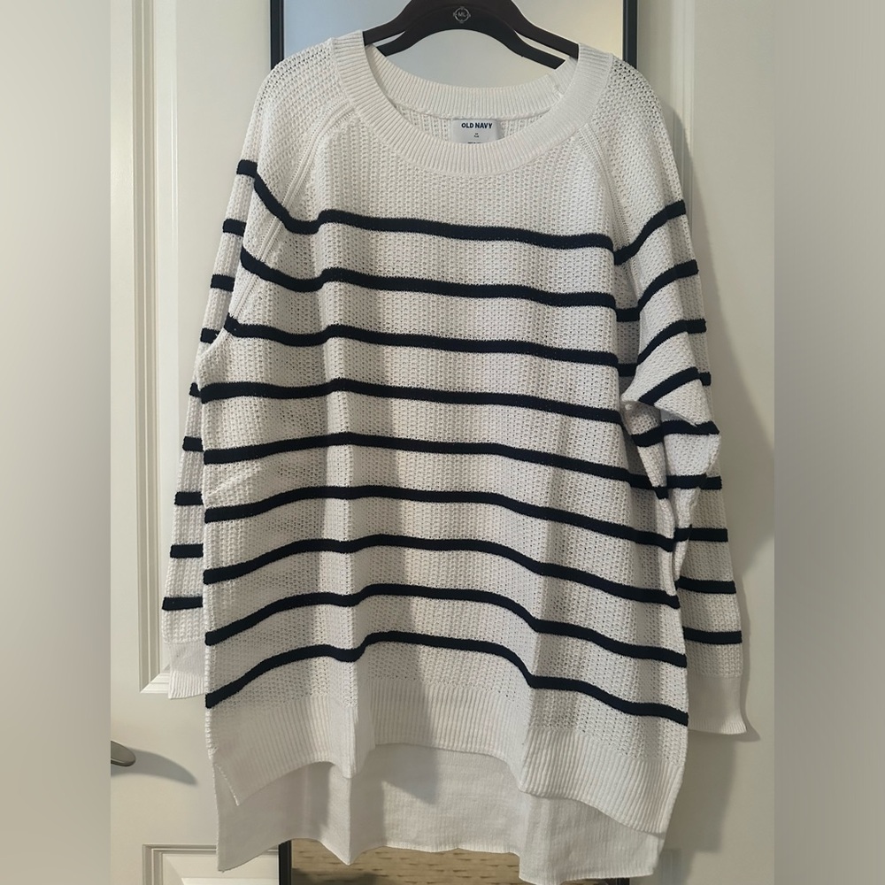 EUC Old Navy 1X White with Navy Stripes Tunic Sweater